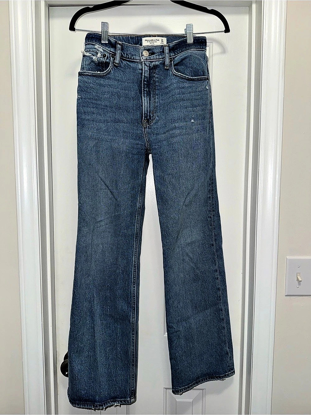 Abercrombie & Fitch The '90s Relaxed Jean High Rise Blue Waist 24